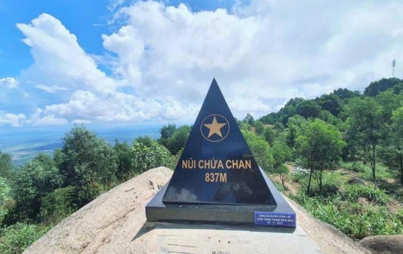 CHƯƠNG TRÌNH THAM QUAN DINH THAY THIM - NUI CHUA CHAN 1 NGAY