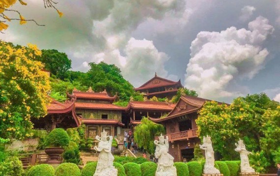 CT02: HÀNH HƯƠNG  MIẾU BÀ CHÚA XỨ - NÚI CẤM – CHÙA HANG 1 ngày 1 đêm